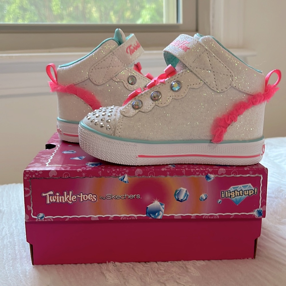 Skechers Twinkle Toes Toddler Girl’s Sneakers Size 6